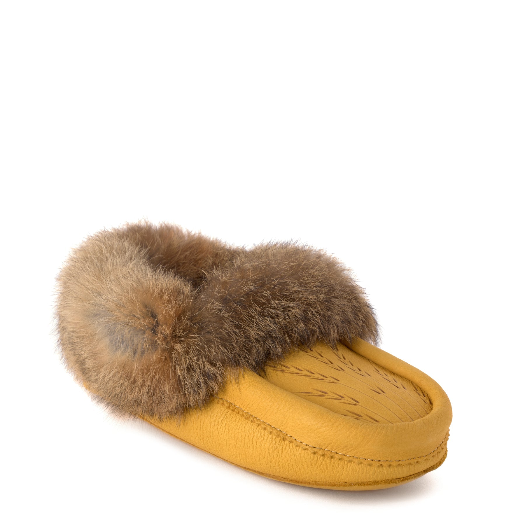 Manitobah mukluks best sale deerskin slipper